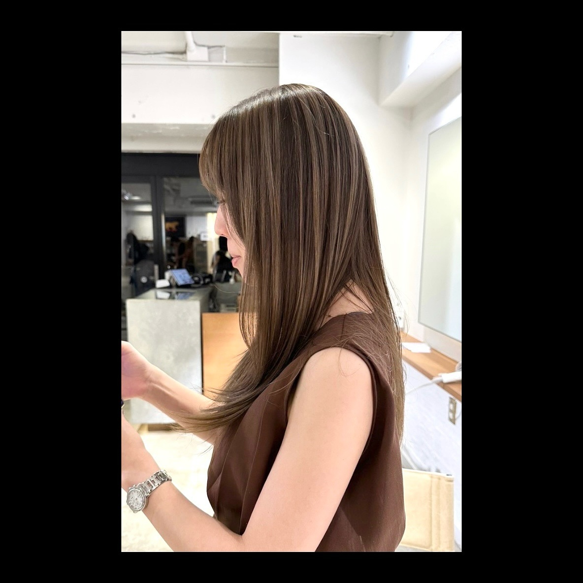 最近、美容室でのトレンドといえば、間違いなくハイライトやバレ